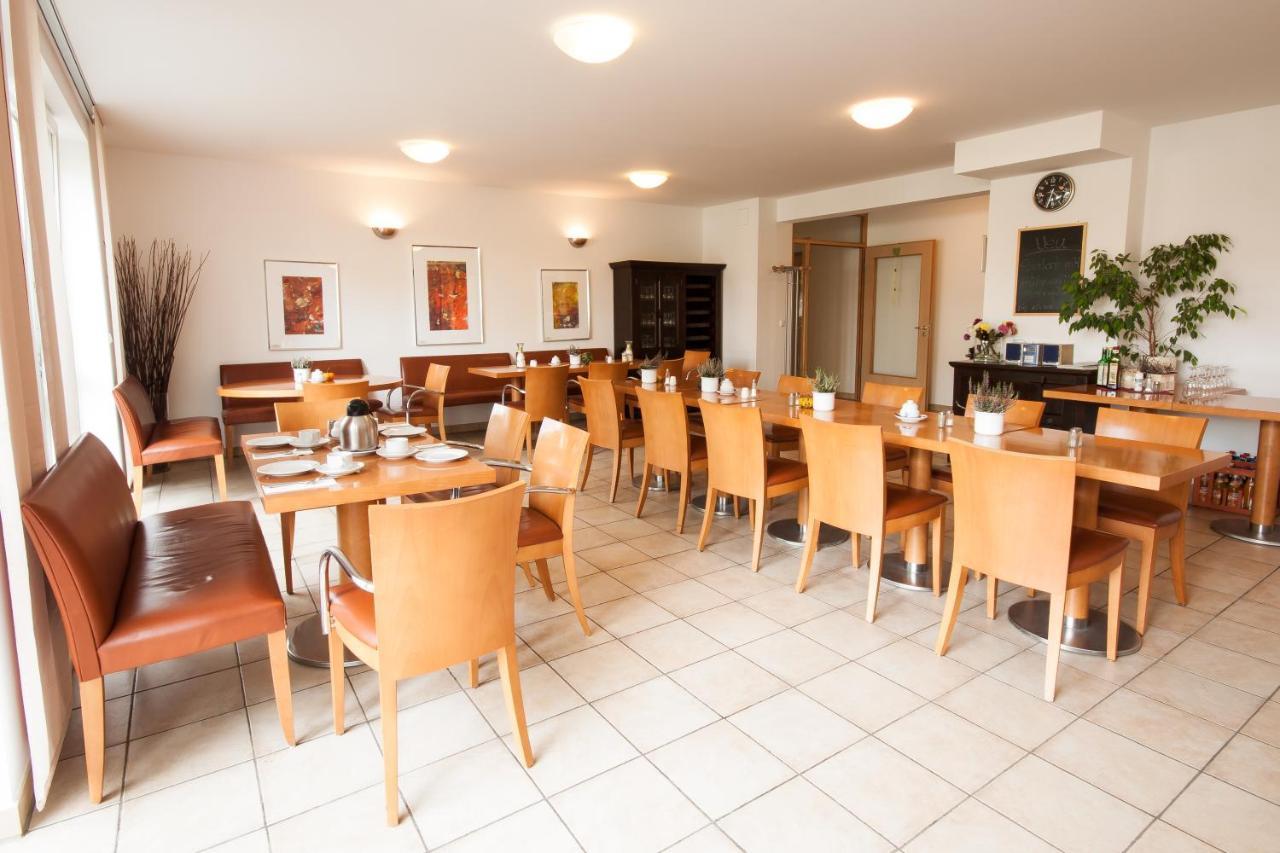 Gastehaus Olympia Reitanlage Munchen-riem * München